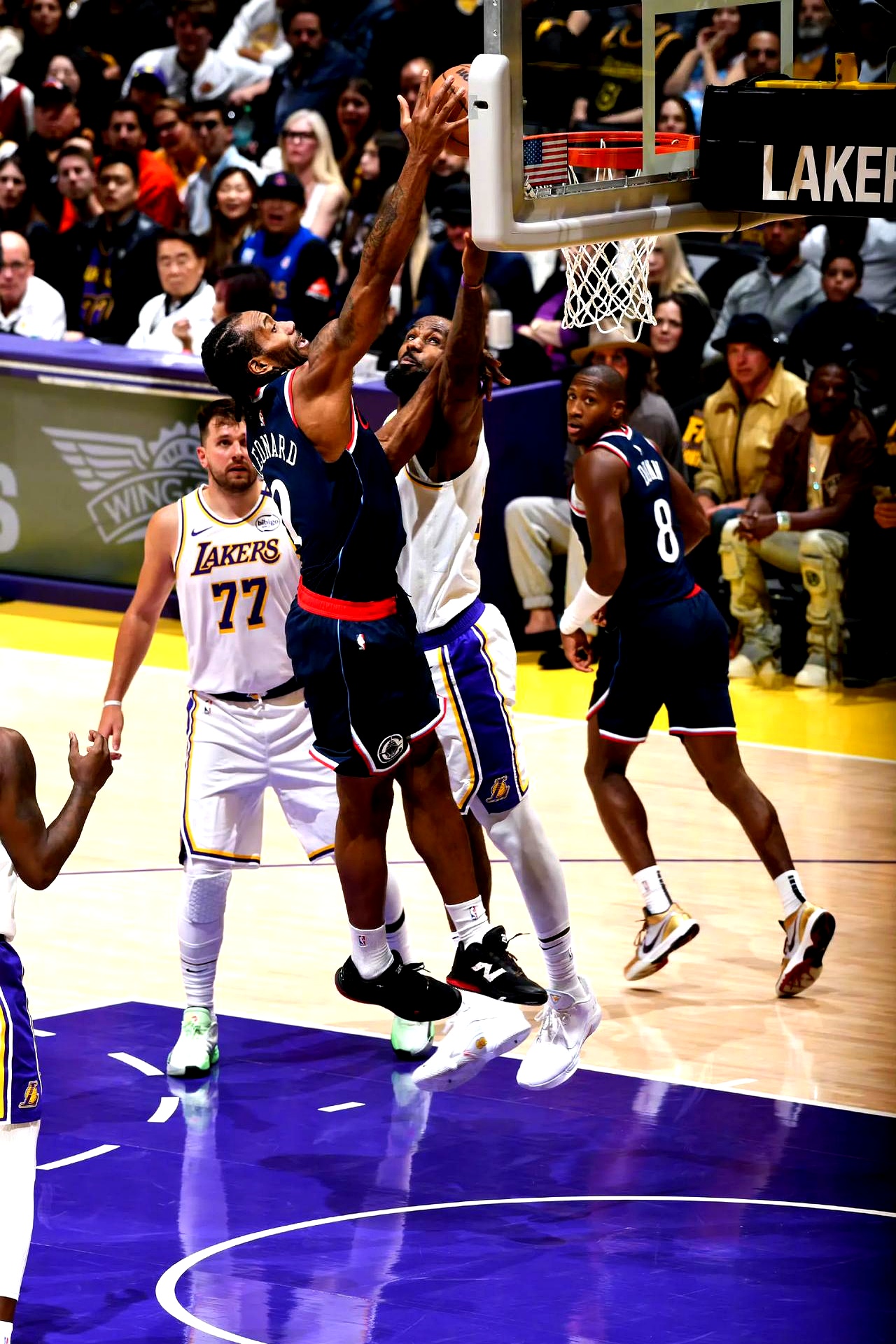  洛杉矶快船迎德国杯关键赛，转会期回应争议，媒体盛赞，身体对抗强度拉满