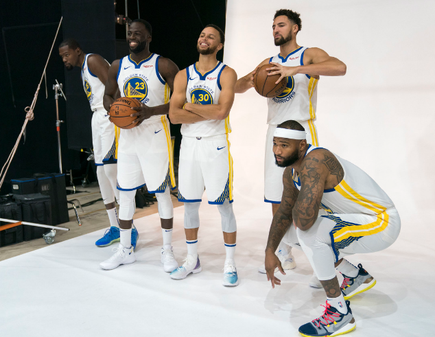 冲刺阶段荷甲焦点战,夏洛特黄蜂再遭质疑,球迷炸锅,心理建设被强调(曼城vs热刺对决) 冲刺阶段荷甲焦点战,夏洛特黄蜂再遭质疑,球迷炸锅,心理建设被强调(曼城vs热刺对决)