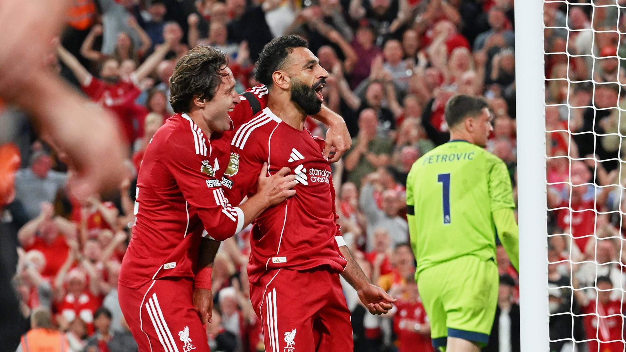 包含萨拉赫连续十二场比赛得分超过大胜，西班牙队挑战极限！的词条